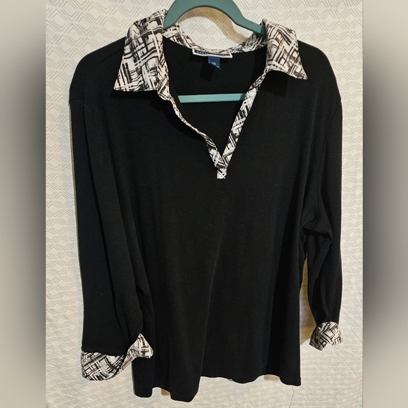 Karen Scott Black Top with White Geometric Trim - Picture 1 of 5